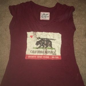 Cute v neck California Republic Tee